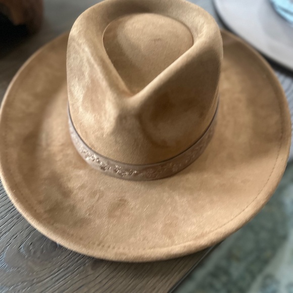 Hat - Picture 5 of 6